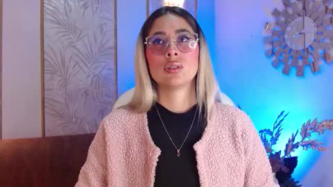 Snapshot of lunaagrey_ chatting on September 26, 2025, 3:21 am Luna online show from September 26, 2025, 3:21 am