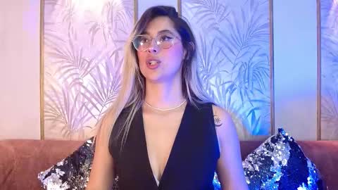 Snapshot of lunaagrey_ chatting on September 28, 2025, 3:45 am Luna online show from September 28, 2025, 3:45 am