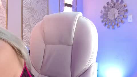 Snapshot of lunaagrey_ chatting on October 8, 2025, 4:10 am Luna online show from October 8, 2025, 4:10 am