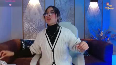 Snapshot of lunaagrey_ chatting on October 14, 2025, 3:29 am Luna online show from October 14, 2025, 3:29 am