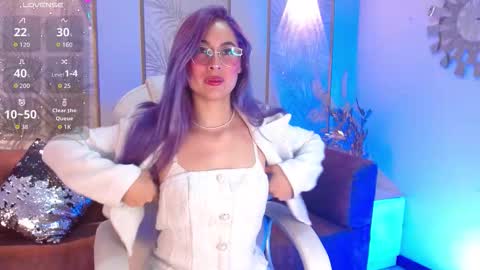 Snapshot of lunaagrey_ chatting on November 12, 2025, 3:51 am Luna online show from November 12, 2025, 3:51 am