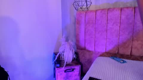 luna arias online show from June 19, 2026, 8:45 pm