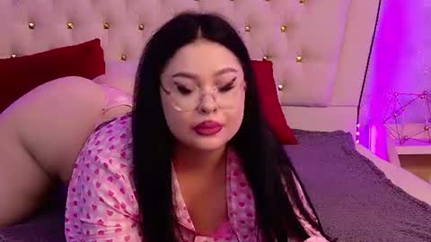 Snapshot of lunababe_ chatting on June 13, 2026, 11:19 am lunababe_ online show from June 13, 2026, 11:19 am