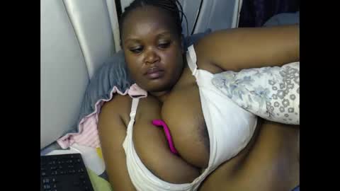 lunabloom01 online show from March 21, 2026, 8:19 am