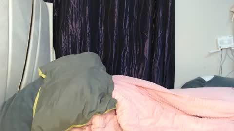 lunabloom01 online show from March 22, 2026, 12:19 pm