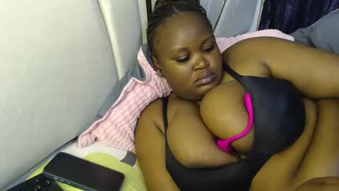 lunabloom01 online show from March 23, 2026, 9:24 am