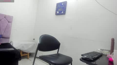 lunabrillante1972 online show from May 21, 2026, 7:37 am