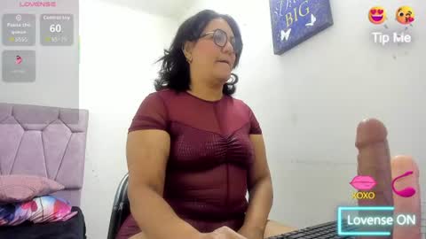 lunabrillante1972 online show from June 15, 2026, 12:35 am