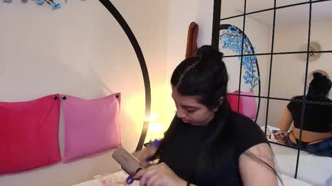 Luna online show from September 8, 2025, 8:19 pm