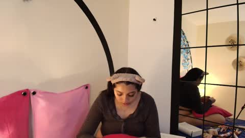 Luna online show from September 15, 2025, 4:07 pm