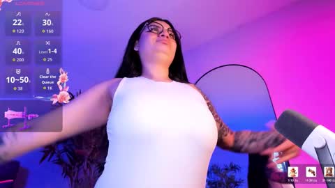 Luna Clarx online show from February 2, 2026, 12:15 pm