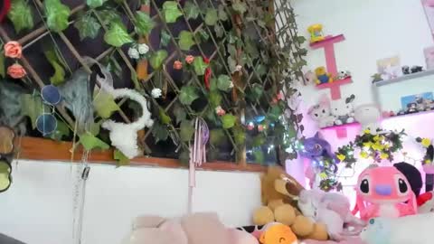 Snapshot of lunacristal_moon chatting on January 10, 2025, 8:51 am lunacristal_moon online show from January 10, 2025, 8:51 am