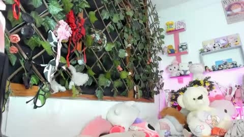Snapshot of lunacristal_moon chatting on February 13, 2025, 7:24 am lunacristal_moon online show from February 13, 2025, 7:24 am