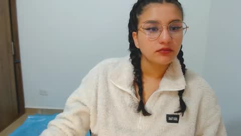 Snapshot of lunadaddy33 chatting on December 17, 2024, 10:43 pm My name is luna Lovense is active my orgasms in your hands Give me more pleasure and make me cum PVT IS OPEN online show from December 17, 2024, 10:43 pm
