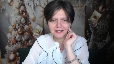 LunaDobra online show from December 21, 2025, 6:15 pm