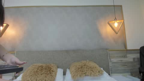 Snapshot of lunaevanss_ chatting on September 24, 2025, 1:36 pm LUNA  online show from September 24, 2025, 1:36 pm