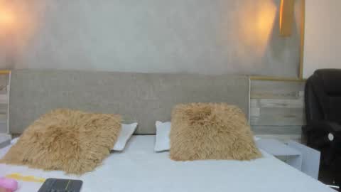 Snapshot of lunaevanss_ chatting on October 16, 2025, 1:45 pm LUNA  online show from October 16, 2025, 1:45 pm