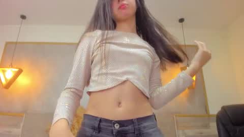 Snapshot of lunaevanss_ chatting on October 22, 2025, 4:40 pm LUNA  online show from October 22, 2025, 4:40 pm