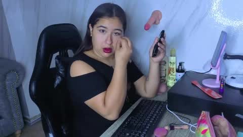 Lunafemme tf online show from April 23, 2026, 3:19 am
