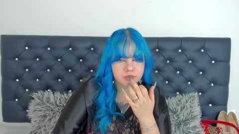 Snapshot of lunaflirt chatting on December 15, 2025, 12:31 pm Luna online show from December 15, 2025, 12:31 pm