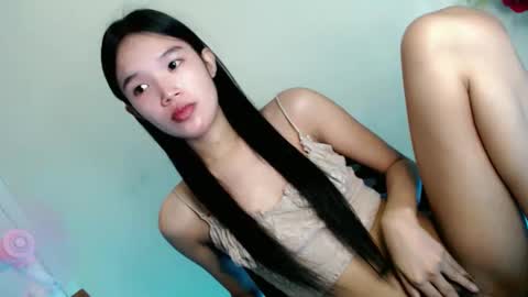 lunafoxx_ online show from April 21, 2026, 10:45 pm
