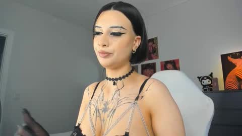 Snapshot of lunagothgirl chatting on September 25, 2025, 4:16 am Luna online show from September 25, 2025, 4:16 am