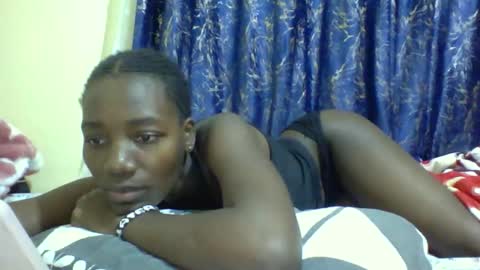 Snapshot of lunah_kitty chatting on April 13, 2026, 8:47 pm lunah_kitty online show from April 13, 2026, 8:47 pm
