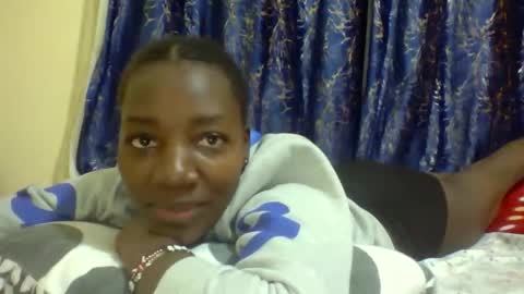 Snapshot of lunah_kitty chatting on April 16, 2026, 9:39 pm lunah_kitty online show from April 16, 2026, 9:39 pm