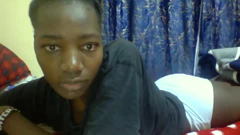 Snapshot of lunah_kitty chatting on April 21, 2026, 9:15 am lunah_kitty online show from April 21, 2026, 9:15 am