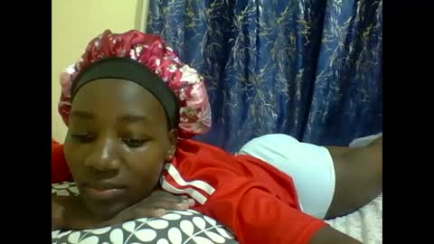Snapshot of lunah_kitty chatting on May 1, 2026, 6:34 pm lunah_kitty online show from May 1, 2026, 6:34 pm