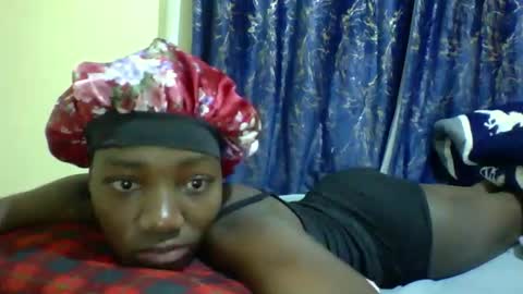 Snapshot of lunah_kitty chatting on May 11, 2026, 4:40 am lunah_kitty online show from May 11, 2026, 4:40 am