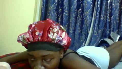 Snapshot of lunah_kitty chatting on May 12, 2026, 8:55 am lunah_kitty online show from May 12, 2026, 8:55 am