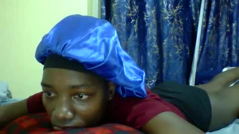 Snapshot of lunah_kitty chatting on May 16, 2026, 7:49 am lunah_kitty online show from May 16, 2026, 7:49 am