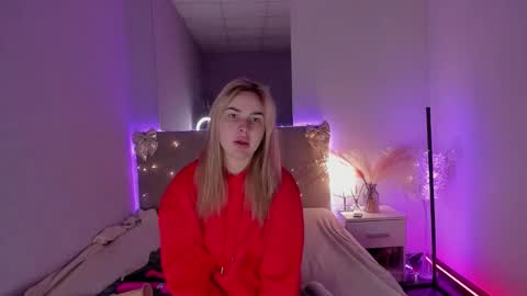 Luna online show from February 2, 2026, 1:21 pm