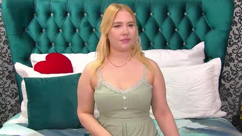 LunaHouston online show from November 28, 2025, 4:20 pm