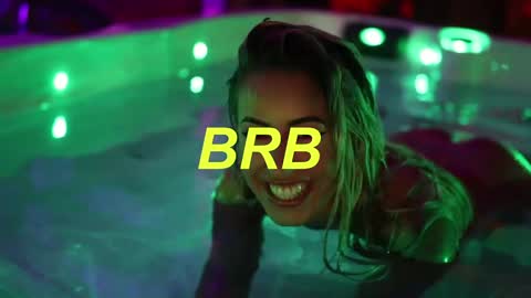 Snapshot of lunaink_ chatting on October 20, 2025, 8:59 am Laura online show from October 20, 2025, 8:59 am