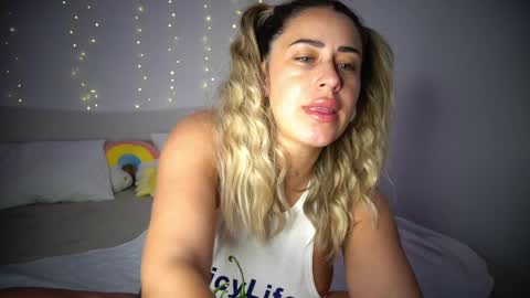 Laura online show from April 4, 2026, 4:33 am