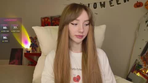 Luna online show from November 2, 2025, 11:40 pm