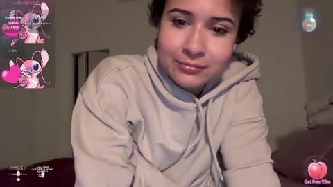 lunaloopzz online show from June 13, 2026, 2:09 am