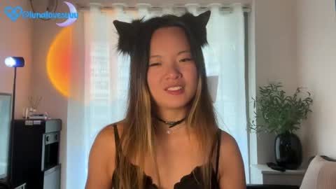 Luna online show from April 27, 2026, 1:25 am