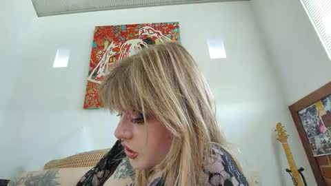 Snapshot of lunalovetea chatting on November 5, 2025, 7:30 am Billie Bubbles online show from November 5, 2025, 7:30 am