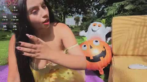 Snapshot of lunaluxe1001 chatting on October 31, 2025, 1:56 pm lunaluxe1001 online show from October 31, 2025, 1:56 pm