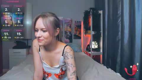 Luna online show from September 29, 2025, 3:39 pm