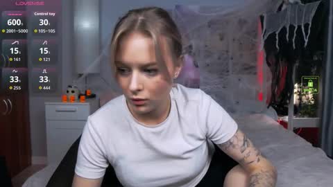 Luna online show from October 20, 2025, 2:50 pm