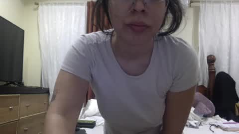 Snapshot of lunamivida chatting on February 18, 2025, 5:09 am karazorel online show from February 18, 2025, 5:09 am