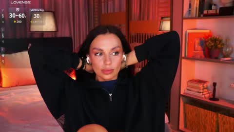 Luna  next streams Mon Fri Sat Sun 8pm-5am gmt0 online show from April 25, 2026, 8:39 pm