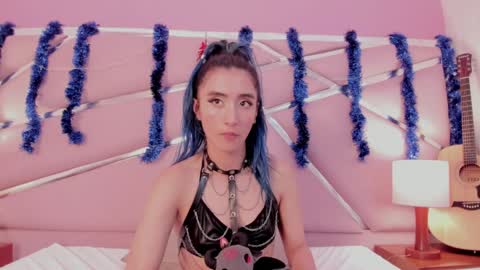 Luna Page online show from December 28, 2024, 5:35 pm