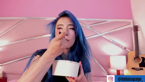 Luna Page online show from February 3, 2025, 2:24 pm