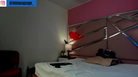 Luna Page online show from February 19, 2025, 1:06 pm
