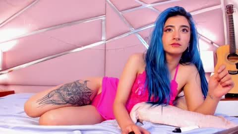 Luna Page online show from February 20, 2025, 9:09 pm